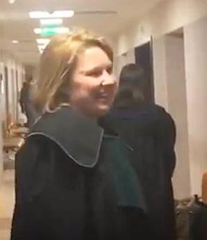 [VIDEO] Czy gorzowska mecenas Anna Grzesiowska namawia od kilku lat swojego klienta - porywacza dziecka - do łamania prawa? Czy doradza mu, by lekceważył prawomocne wyroki sądów w Polsce i Wielkiej Brytanii? Za nic mając koszmar tęskniącej matki!?