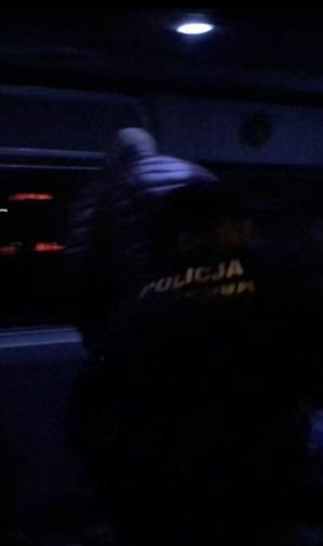 [VIDEO] Rutkowski: Gorzowski lekarz Dariusz B. odwieziony przez Policję na badanie krwi pod kątem zawartości alkoholu. Zaatakował dziennikarza i zdewastował część apteki!