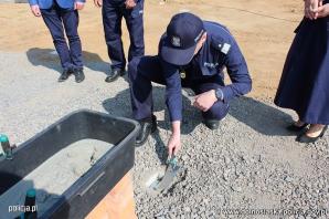 [VIDEO] Pierwsza w polsce budowa modułowa jednostki policji w prochowicach