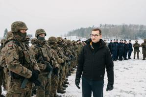 [VIDEO] Miarą suwerenności państwa jest szczelność granicy i obrona jego terytorium - Premier pod czas wizyty na polsko-białoruskiej granicy