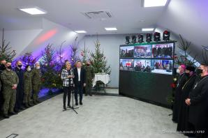 [VIDEO] Spotkanie wigilijne Pary Prezydenckiej z żołnierzami i funkcjonariuszami