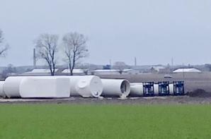 [VIDEO] Żrącą substancję do czyszczenia rur policjant w Nowych Skalmierzycach i prokurator w Ostrowie Wlkp. uznali za lek! Niekompetencja czy wspieranie przestępstw, również przy budowie wiatraków?