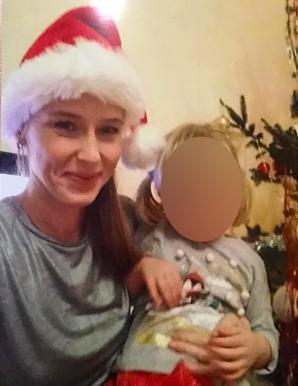  [VIDEO] Ojciec bez Boga w sercu, naigrywający się ze Świąt. Od 8 miesięcy izoluje w Poznaniu 5-letnią córeczkę Renaty Petras zmagającej się z chorobą!