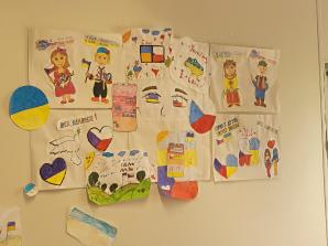 Wizyta przedstawicieli Ambasady RP w centrum wsparcia ukraińskich uchodźców Rozytyly w Pradze Czechy