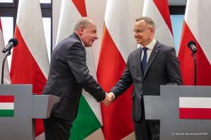 W Starym Sączu Prezydent RP Andrzej Duda wraz z Małżonką Agatą Kornhauser–Dudą wspólnie z Prezydentem Węgier Tamásem Sulyokiem wraz z Małżonką Zsuzsanną Nagy świętowali Dzień Przyjaźni Polsko–Węgierskiej