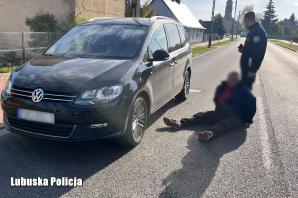 [VIDEO] Kradzionym samochodem pędził ponad 160 km/h w terenie zabudowanym. Policyjny pościg zakończony zatrzymaniem 40-latka
