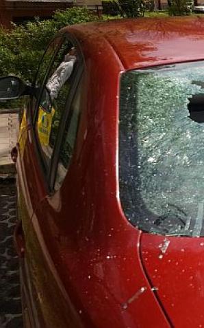 Intensywne czynności śledcze w sprawie dewastacji 28 samochodów osobowych w Krakowie zakończyły się zatrzymaniem 4 mężczyzn podejrzewanych o dokonanie tego przestępstwa