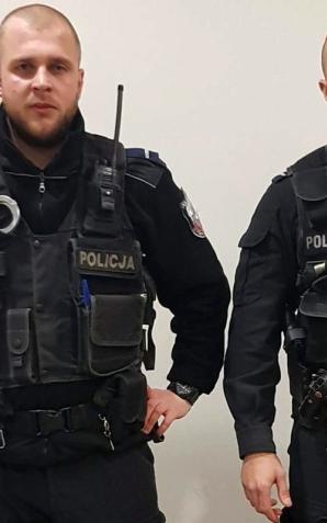 Upadł w mieszkaniu i wołał o pomoc, pomogli Policjanci!
