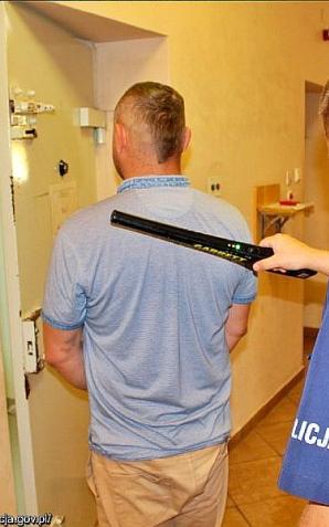 Potrącił na przejściu dla pieszych nastolatkę i odjechał nie udzielając jej pomocy