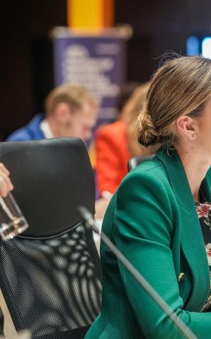 Europejskie rozmowy w Pradze wiceminister Król o skutkach ataku Rosji na Ukrainę oraz handel elektroniczny w Europie