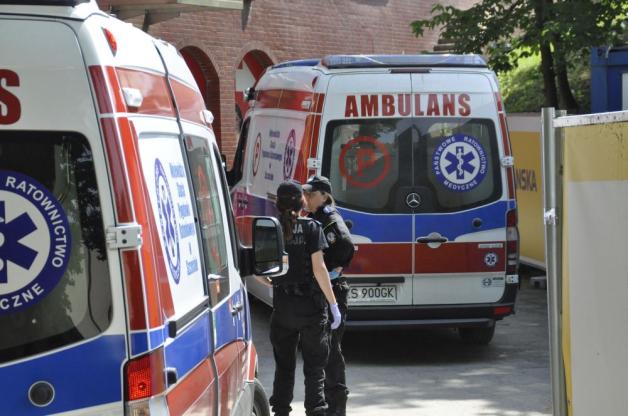 Stalowa Wola: Zaatakował nożem klientów galerii handlowej. Jedna osoba zginęła! 