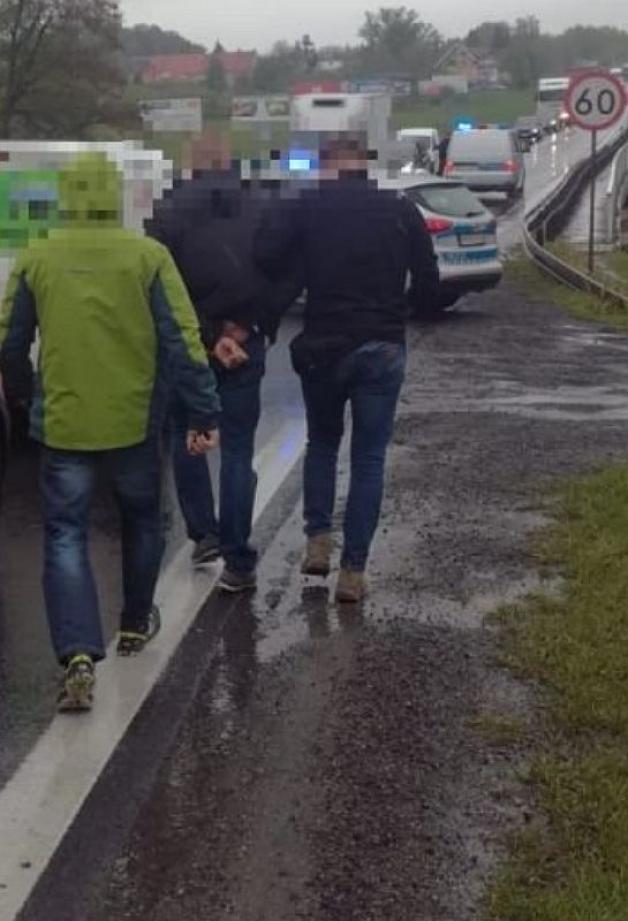 [VIDEO] Policyjni „łowcy głów” zatrzymali poszukiwanego listem gończym – ukrywał się od blisko 2 lat