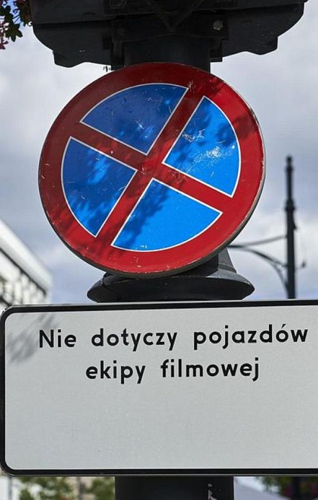Stare Polesie. Utrudnienia w ruchu i parkowaniu w związku z realizacją zdjęć filmowych