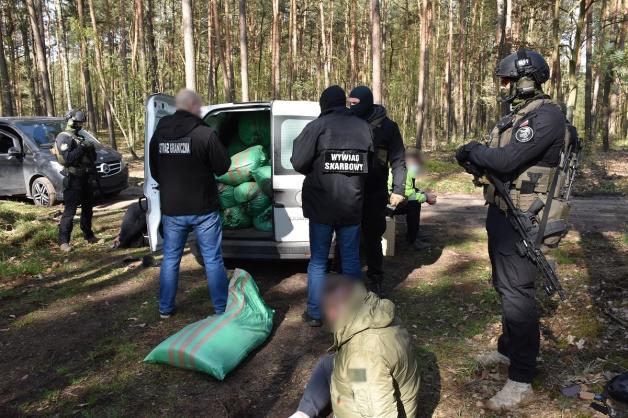[VIDEO] Zlikwidowano nielegalną fabrykę tytoniu