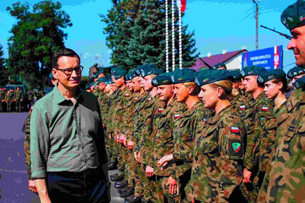 [VIDEO] Premier Mateusz Morawiecki spotkał się z żołnierzami 2. Hrubieszowskiego Pułku Rozpoznawczego im. mjr. Henryka Dobrzańskiego Hubala
